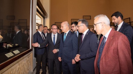 Yaklaşık 2 bin 500 eserin sergilendiği Selçuk Üniversitesi Müzesi açıldı